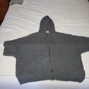 Beautiful grey oversized sweater by UGG.